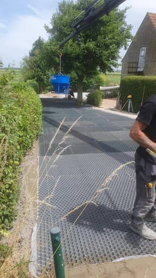 Aangelegde oprit in klinkers door Bouwwerken Bouttelisier in West-Vlaanderen (foto 6)