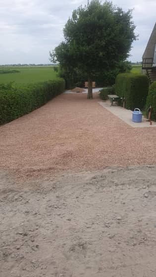 Aangelegde oprit in klinkers door Bouwwerken Bouttelisier in West-Vlaanderen (foto 7)