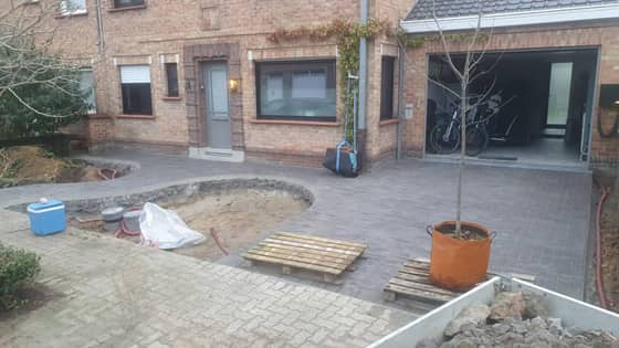 Aangelegde oprit in klinkers door Bouwwerken Bouttelisier in West-Vlaanderen (foto 14)